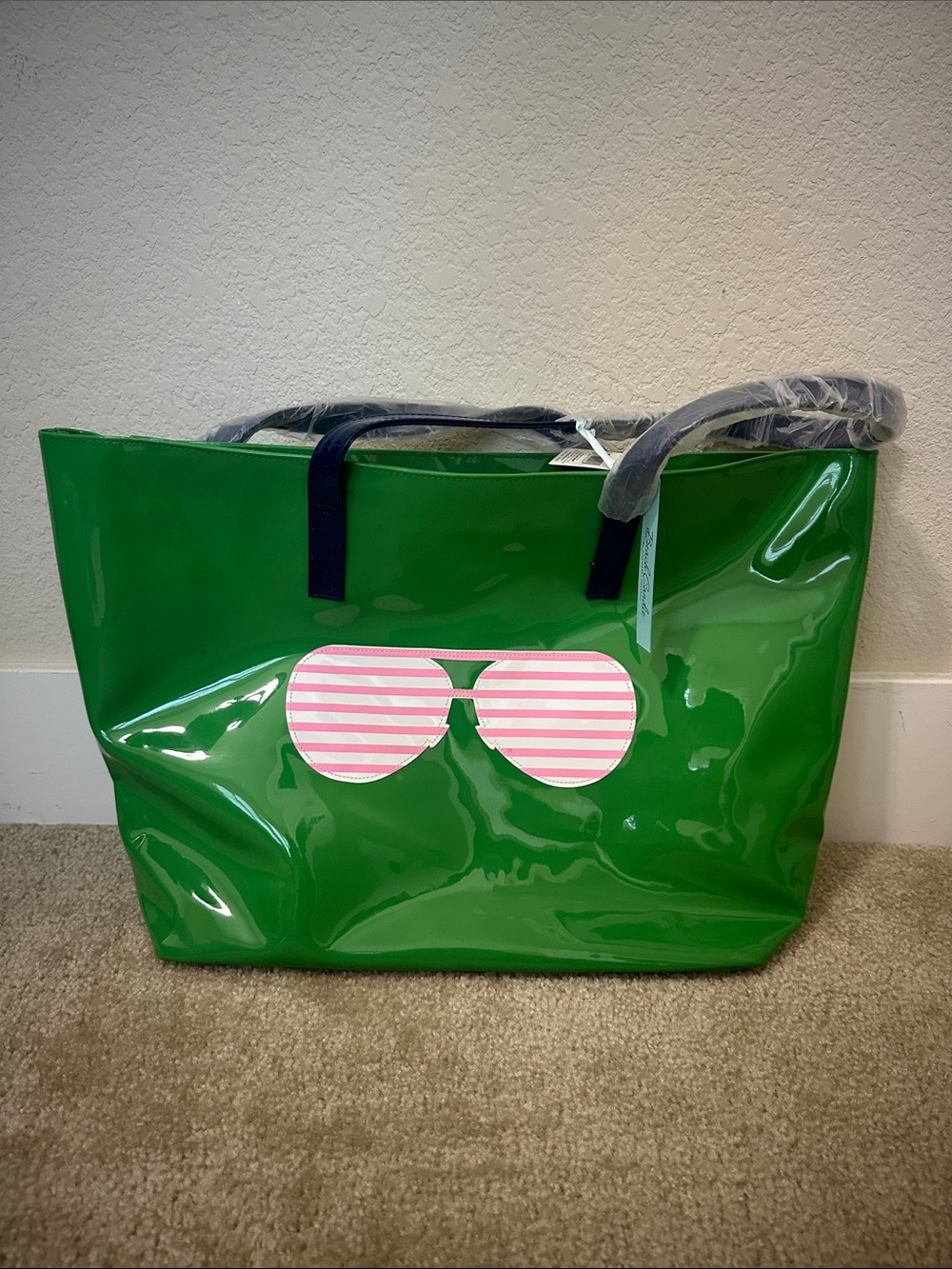 Green Patent Tote with Pink Striped Sunglasses Graphic Gel type